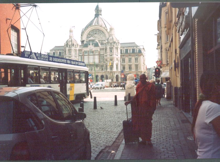2003 - July at Brussles train station (2).jpg